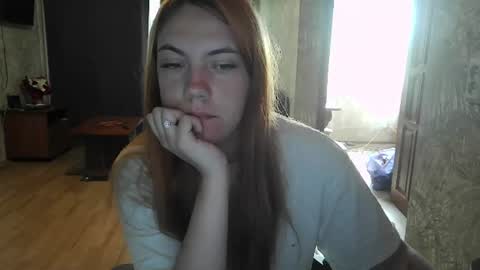 ember__fox online show from June 22, 2026, 7:16 am