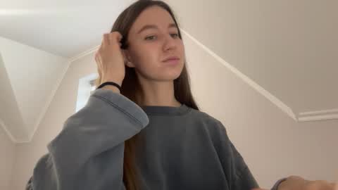 Snapshot of emberfamn chatting on November 27, 2025, 11:45 am Alina online show from November 27, 2025, 11:45 am