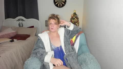 Ember Pheonixxx online show from December 23, 2024, 6:44 am