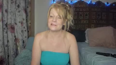 Ember Pheonixxx online show from October 16, 2025, 2:23 am