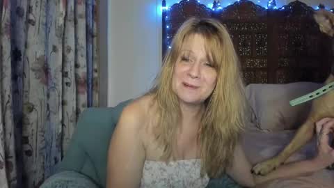 Ember Pheonixxx online show from November 18, 2025, 4:28 am