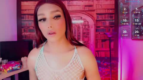 Snapshot of emeli_roushot chatting on May 15, 2026, 11:06 am Emeli online show from May 15, 2026, 11:06 am