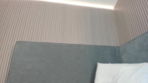 emelie_89 online show from December 2, 2025, 12:21 pm