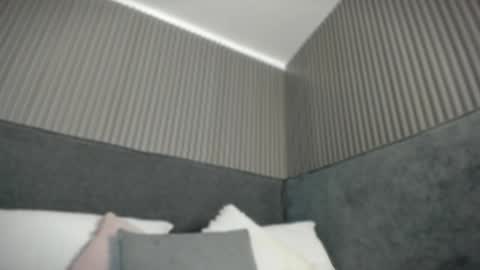 Snapshot of emelie_89 chatting on May 6, 2026, 11:37 am emelie_89 online show from May 6, 2026, 11:37 am