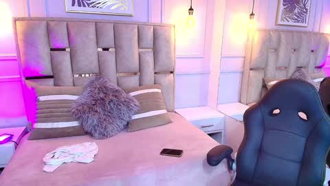 Snapshot of emelie_ch_ chatting on January 9, 2025, 12:57 am Emily online show from January 9, 2025, 12:57 am