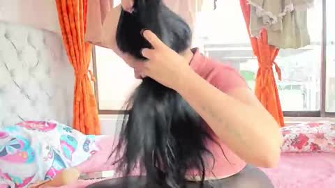 Snapshot of emely_garcia chatting on November 21, 2025, 1:21 pm Emely online show from November 21, 2025, 1:21 pm