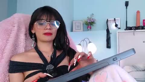 Danna online show from July 8, 2026, 3:55 am