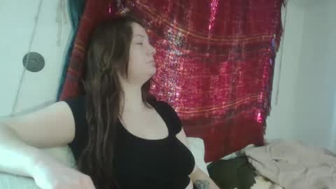 Snapshot of emerieskye chatting on January 18, 2025, 7:48 pm EmerieSkye online show from January 18, 2025, 7:48 pm