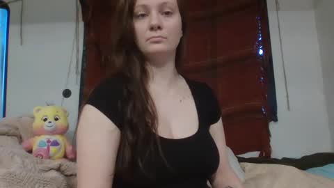 Snapshot of emerieskye chatting on January 18, 2025, 11:22 pm EmerieSkye online show from January 18, 2025, 11:22 pm