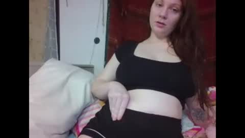 Snapshot of emerieskye chatting on January 19, 2025, 5:15 am EmerieSkye online show from January 19, 2025, 5:15 am