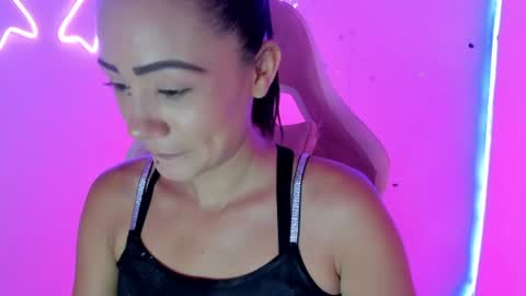 Snapshot of emeril_lia chatting on August 3, 2026, 7:28 pm Lia coquine online show from August 3, 2026, 7:28 pm