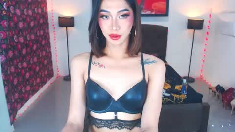 Snapshot of emerladmore chatting on July 4, 2026, 1:56 am emerladmore online show from July 4, 2026, 1:56 am