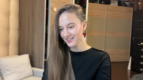 Snapshot of emi__ly chatting on December 2, 2025, 7:03 am emi__ly online show from December 2, 2025, 7:03 am