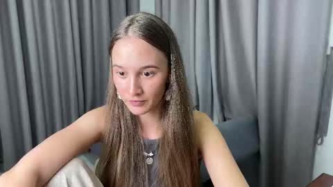 Snapshot of emi__ly chatting on March 2, 2026, 11:28 am emi__ly online show from March 2, 2026, 11:28 am