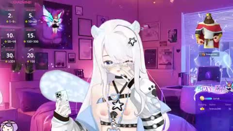 Snapshot of emi_glow chatting on July 9, 2026, 8:35 pm Emi online show from July 9, 2026, 8:35 pm