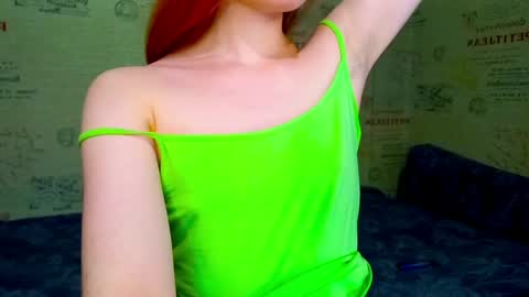 Snapshot of emi_less chatting on May 8, 2026, 12:38 am Emi online show from May 8, 2026, 12:38 am