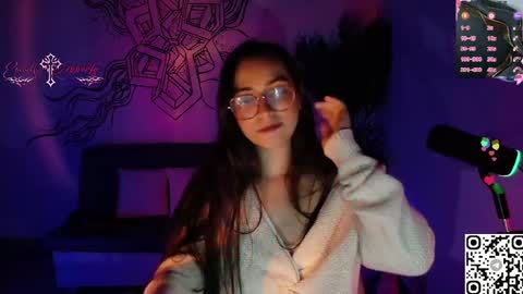 Emmily Roberts online show from June 8, 2026, 1:50 am