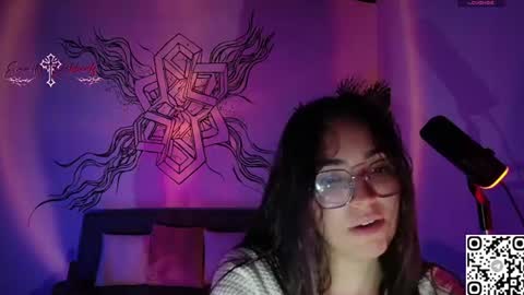 Emmily Roberts online show from June 17, 2026, 3:53 am