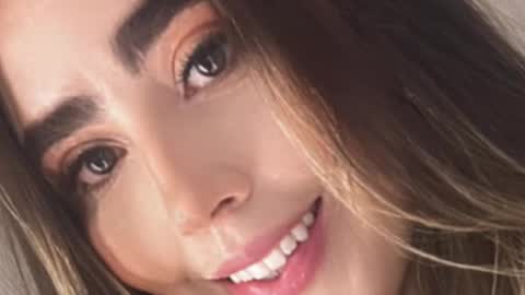 Snapshot of emi_royse chatting on November 7, 2025, 9:26 pm emi_royse online show from November 7, 2025, 9:26 pm