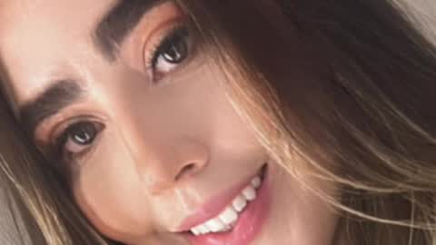 Snapshot of emi_royse chatting on June 18, 2026, 12:33 am emi_royse online show from June 18, 2026, 12:33 am
