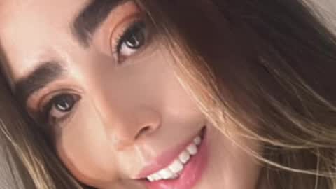 Snapshot of emi_royse chatting on July 18, 2026, 6:45 pm emi_royse online show from July 18, 2026, 6:45 pm