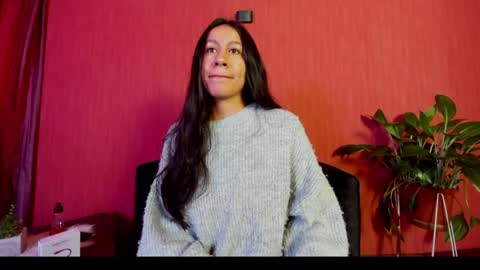 Snapshot of emigomez_ chatting on May 11, 2026, 12:11 pm Emilia Gomez online show from May 11, 2026, 12:11 pm