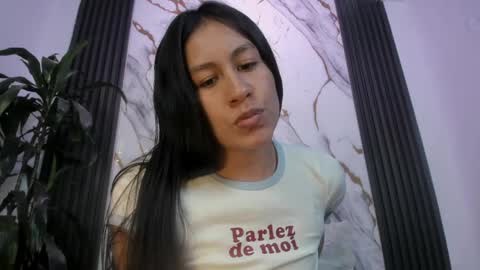 Snapshot of emigomez_ chatting on May 20, 2026, 2:12 pm Emilia Gomez online show from May 20, 2026, 2:12 pm