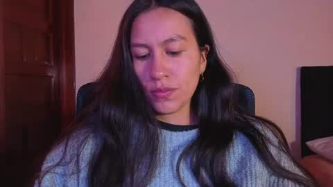 Emilia Gomez online show from August 4, 2026, 3:21 am