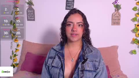 Snapshot of emiily_curly chatting on May 20, 2026, 11:27 am Emily online show from May 20, 2026, 11:27 am