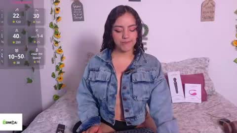 Snapshot of emiily_curly chatting on June 22, 2026, 12:35 pm Emily online show from June 22, 2026, 12:35 pm