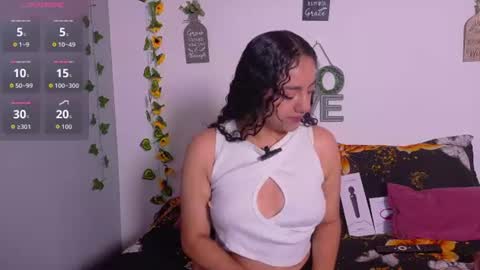 Snapshot of emiily_curly chatting on July 8, 2026, 11:48 am Emily online show from July 8, 2026, 11:48 am