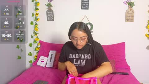 Snapshot of emiily_curly chatting on July 29, 2026, 12:36 pm Emily online show from July 29, 2026, 12:36 pm