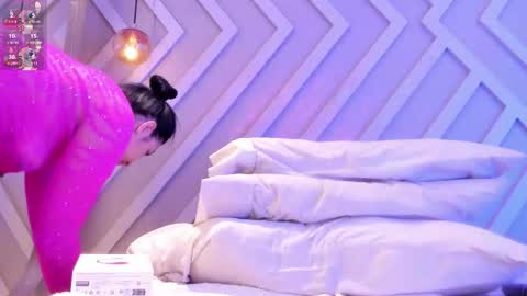 Snapshot of emiily_monroe chatting on September 23, 2025, 10:40 am Emily online show from September 23, 2025, 10:40 am