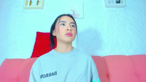 Snapshot of emiily_s chatting on December 10, 2024, 12:05 pm Emily online show from December 10, 2024, 12:05 pm