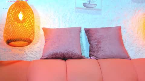 Snapshot of emiily_s chatting on October 5, 2025, 12:03 pm Emily online show from October 5, 2025, 12:03 pm