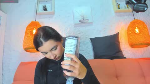 Snapshot of emiily_s chatting on October 9, 2025, 12:03 pm Emily online show from October 9, 2025, 12:03 pm