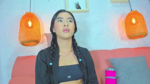 Snapshot of emiily_s chatting on November 4, 2025, 12:04 pm Emily online show from November 4, 2025, 12:04 pm