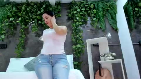 Snapshot of emiily_smile chatting on July 21, 2026, 12:40 pm Emily online show from July 21, 2026, 12:40 pm