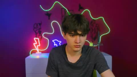 emil_lucky online show from April 22, 2026, 6:53 pm