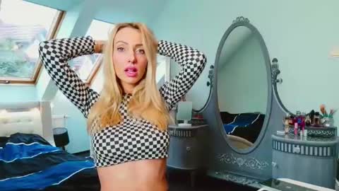 Emila online show from January 31, 2025, 9:16 am