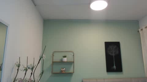 Snapshot of emilee_star chatting on December 14, 2024, 1:27 pm Emilee online show from December 14, 2024, 1:27 pm