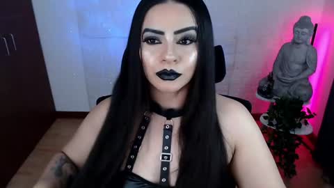 Snapshot of emili_evans_ chatting on June 30, 2026, 10:11 pm POWERFULL GODDESS EMILI online show from June 30, 2026, 10:11 pm