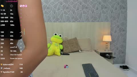 Snapshot of emili_lenus chatting on March 5, 2025, 5:39 pm Emili Lenus online show from March 5, 2025, 5:39 pm