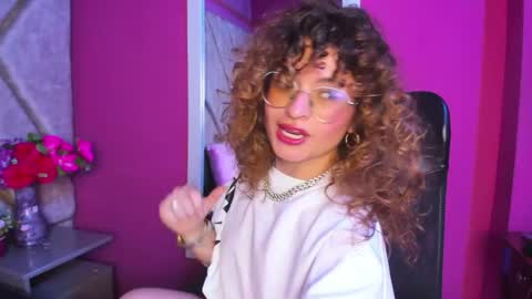 Snapshot of emili_rouse_ chatting on September 10, 2025, 9:59 pm Emy online show from September 10, 2025, 9:59 pm