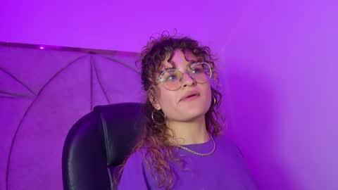 Snapshot of emili_rouse_ chatting on October 8, 2025, 7:55 pm Emy online show from October 8, 2025, 7:55 pm