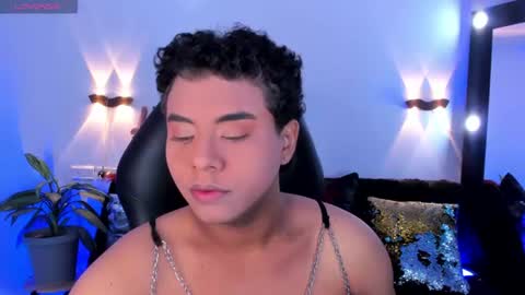 Snapshot of emili_roux chatting on July 8, 2026, 10:42 am Emili roux online show from July 8, 2026, 10:42 am