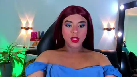 Snapshot of emili_roux chatting on July 18, 2026, 11:25 am Emili roux online show from July 18, 2026, 11:25 am