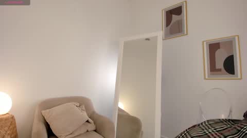 Snapshot of emilia_dream chatting on February 18, 2025, 9:53 pm emilia_dream online show from February 18, 2025, 9:53 pm