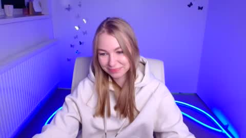 Emilia online show from October 11, 2025, 5:28 am