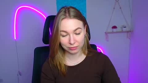 Emilia online show from March 10, 2026, 12:43 pm